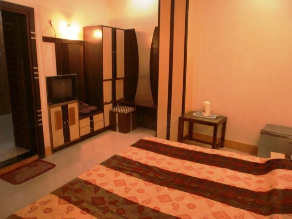 Sheel Gopal Vision Hotel มถุรา ภายนอก รูปภาพ