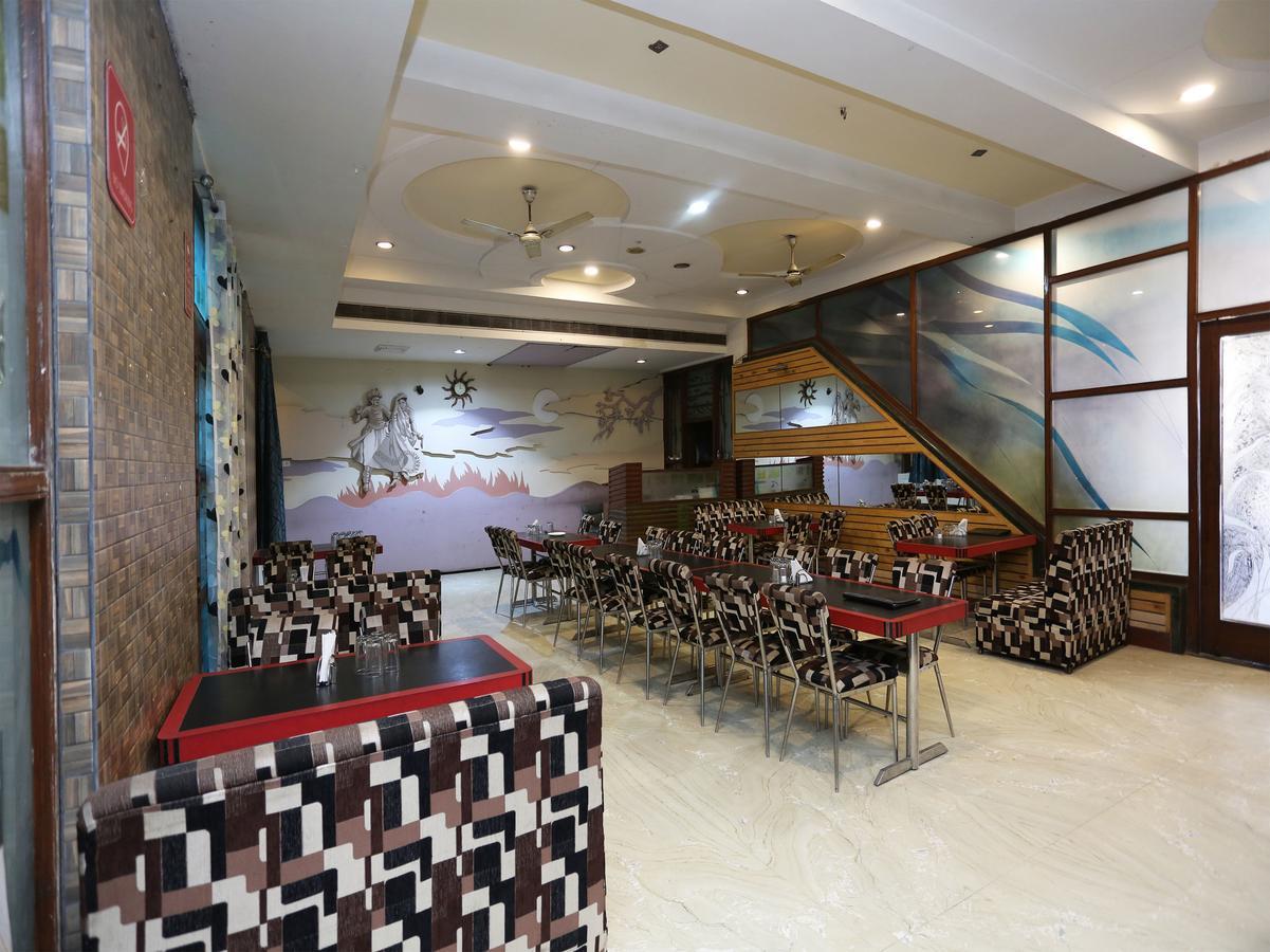 Sheel Gopal Vision Hotel มถุรา ภายนอก รูปภาพ