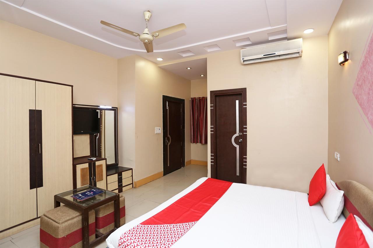 Sheel Gopal Vision Hotel มถุรา ภายนอก รูปภาพ