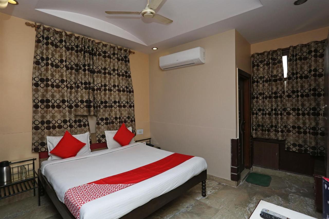 Sheel Gopal Vision Hotel มถุรา ภายนอก รูปภาพ
