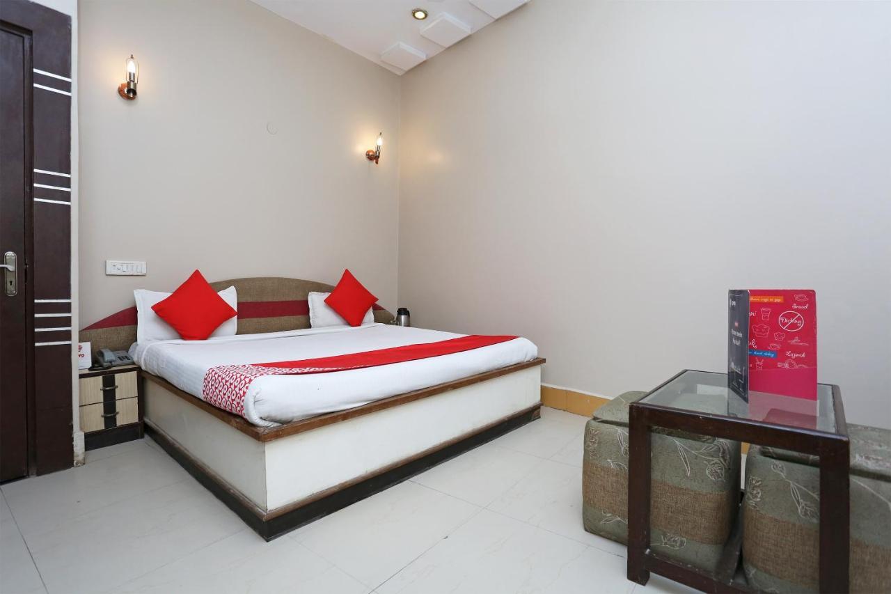 Sheel Gopal Vision Hotel มถุรา ภายนอก รูปภาพ