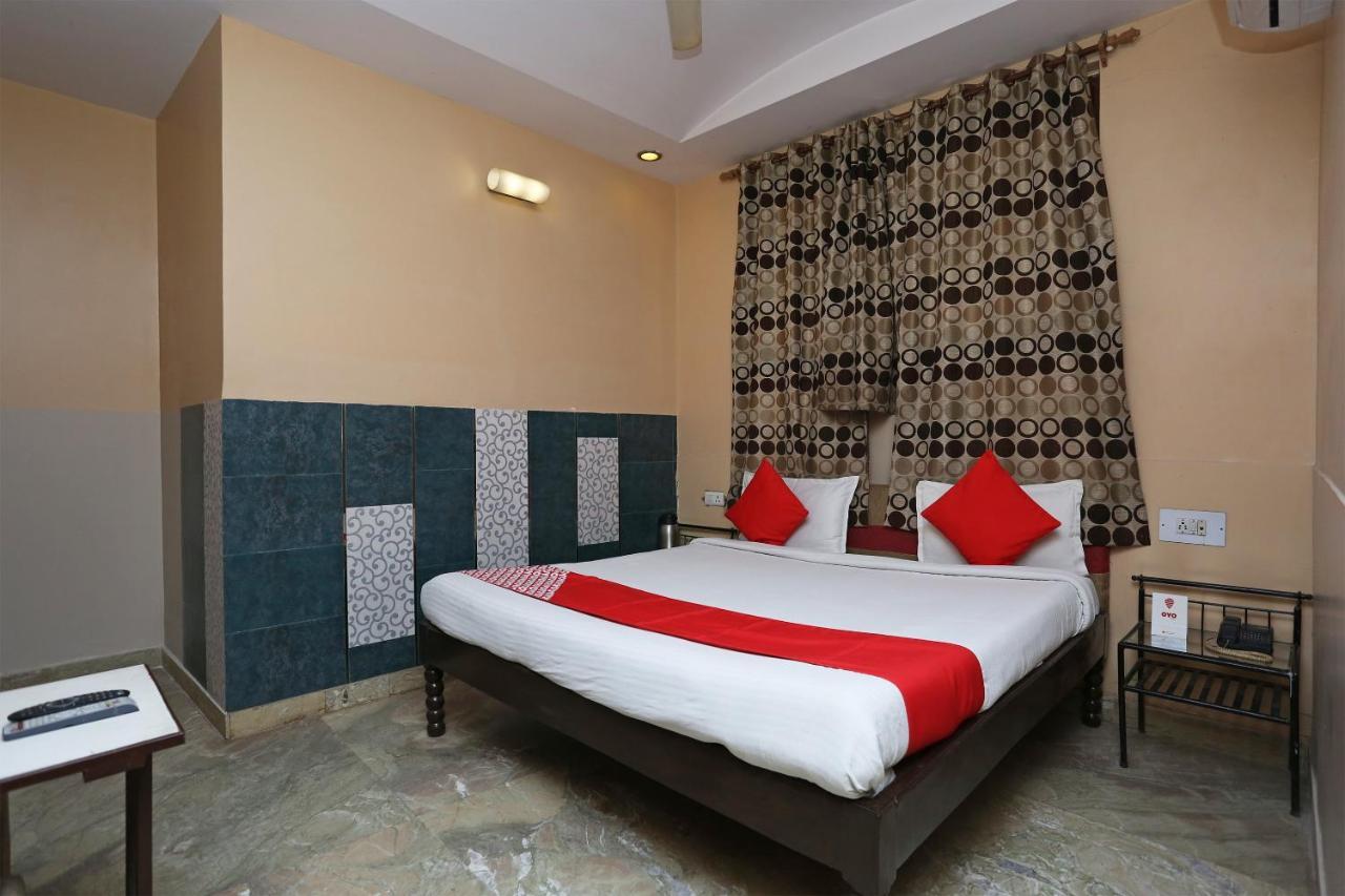 Sheel Gopal Vision Hotel มถุรา ภายนอก รูปภาพ